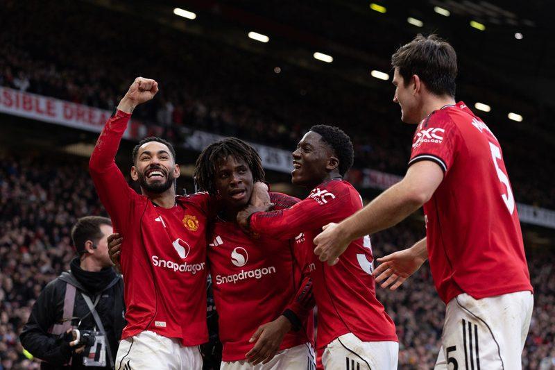 «МЮ» Кэррика обыграл «Сити» 2:0 — и это могло быть 5:0. Почему дерби стало манифестом, а не случайностью